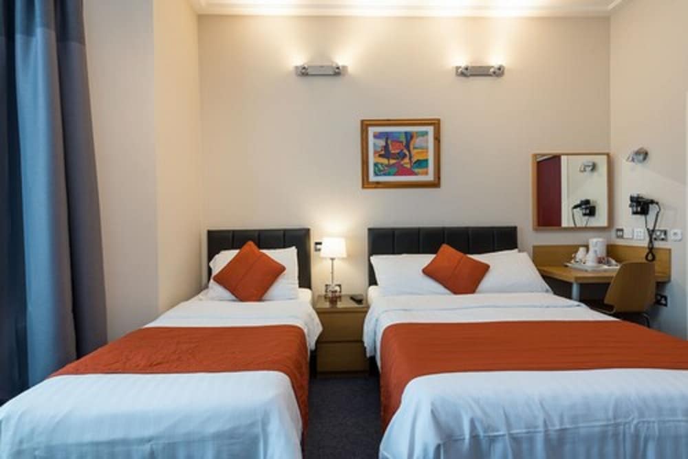 EXTRA, TRIPLE, DOUBLE BED