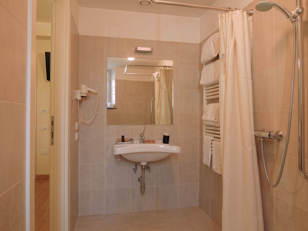 Hotel Hambros Il Parco 21/57