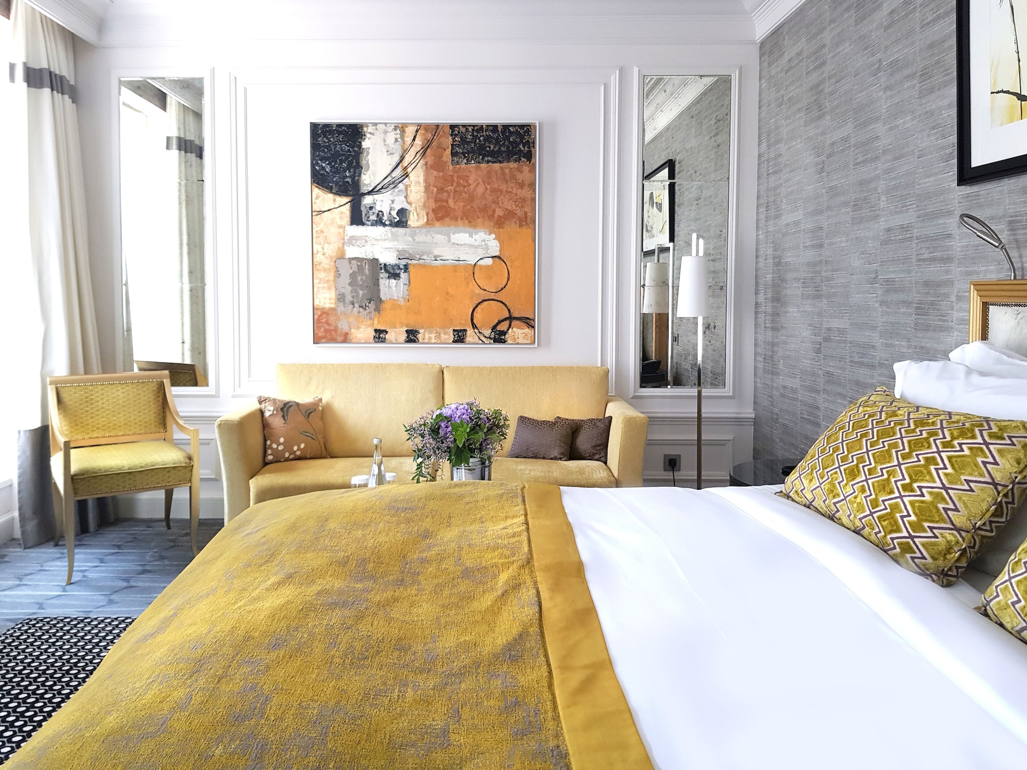 JUNIOR SUITE, KING BED