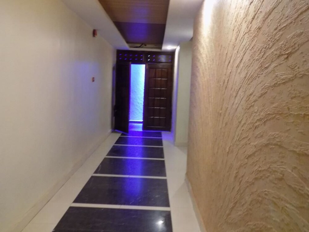 Freedom City Hotel 17/34