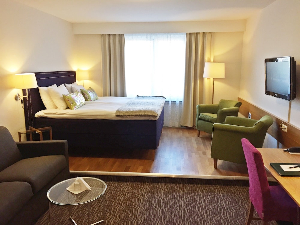 Mora Hotell & Spa 32/34