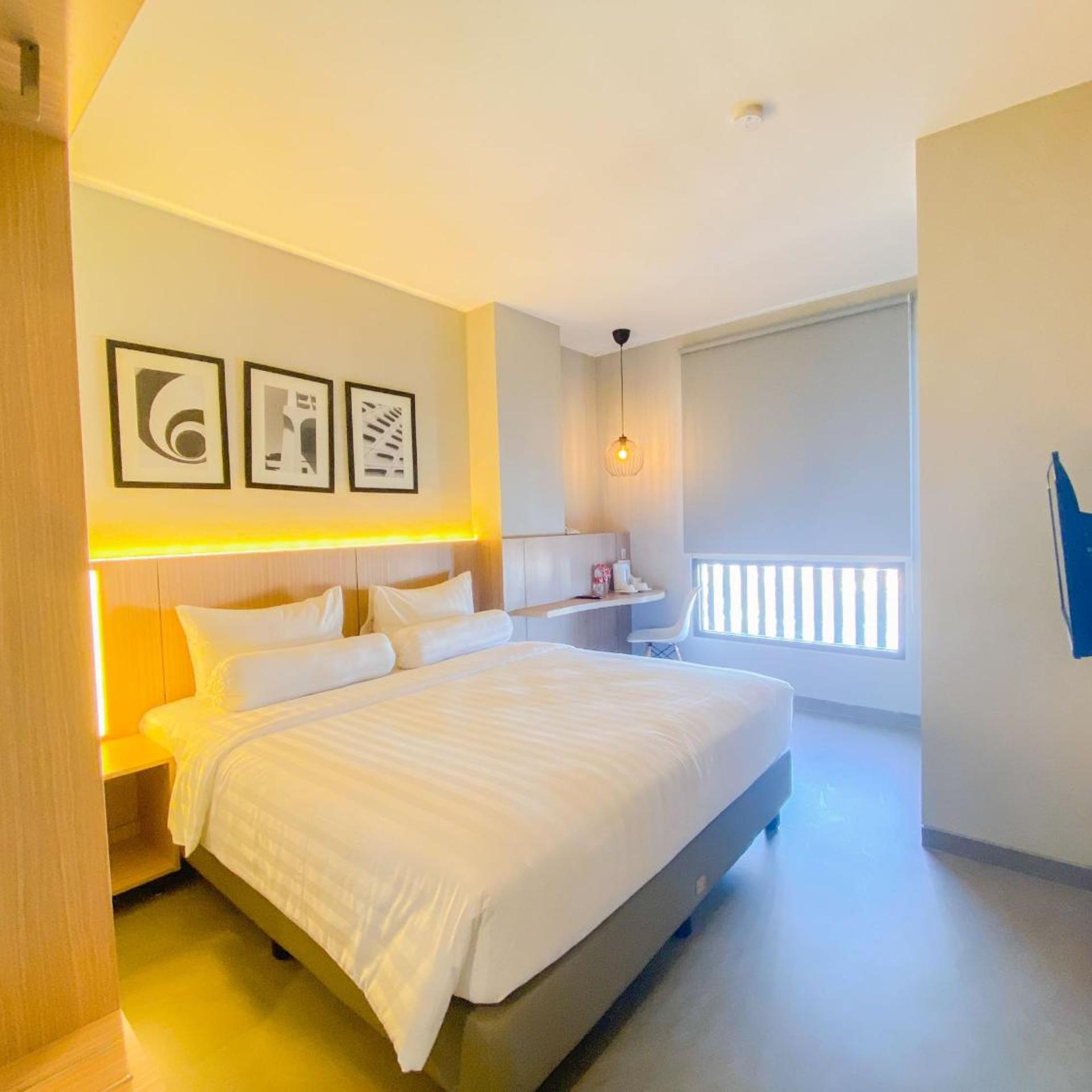 Front One King Hotel Tuban 22/68