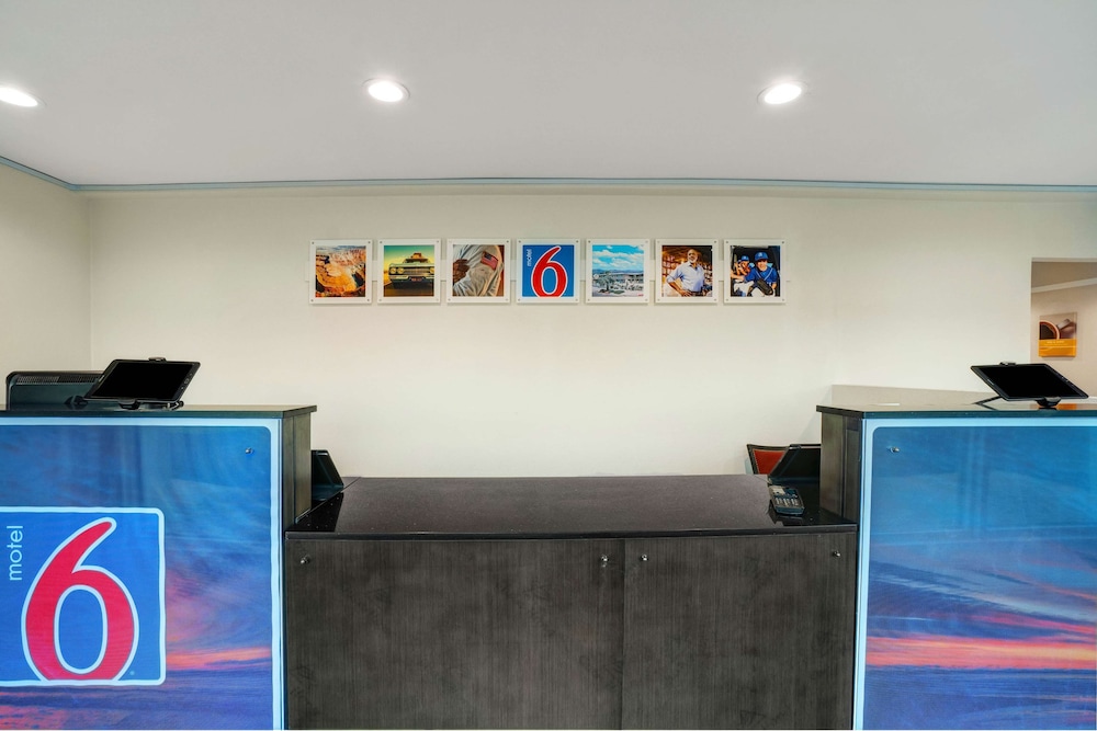 Lobby at Motel6 Bellville, OH - Mid-Ohio, BELLVILLE - OH
