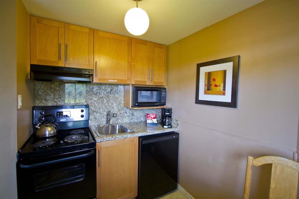 Best Western PLUS Inner Harbour Hotel 40/47