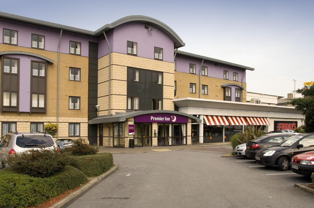 Premier Inn Leeds City Centre (Wellington Street) 23/28