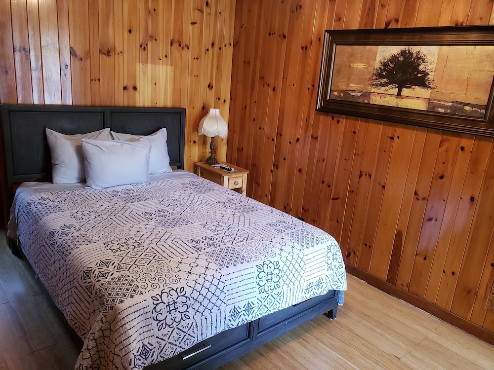 Marshall's Creek Rest Motel 23/71