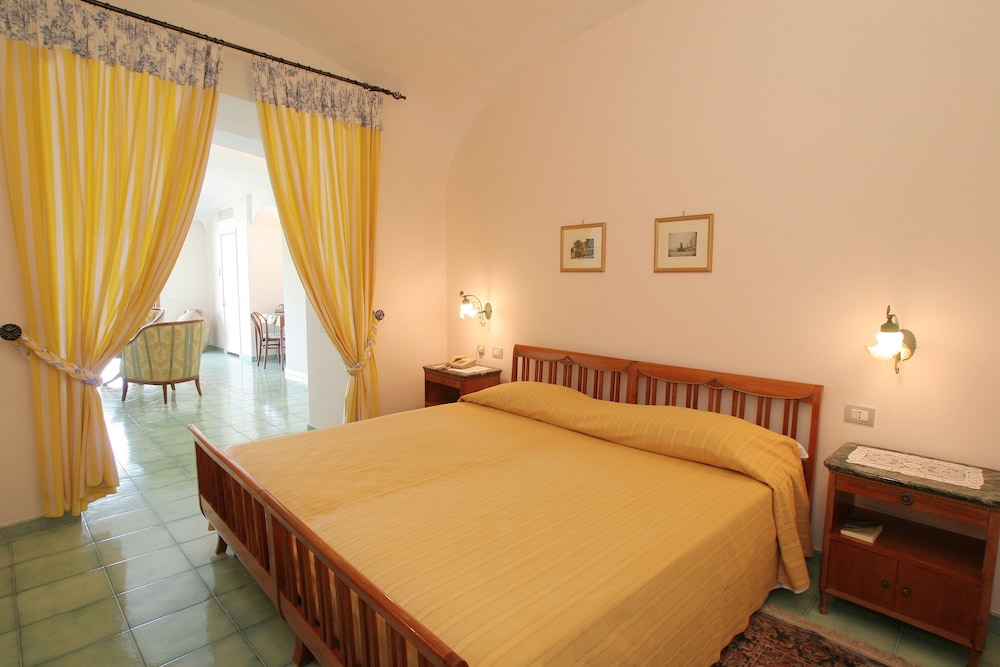 Hotel Rufolo 24/71