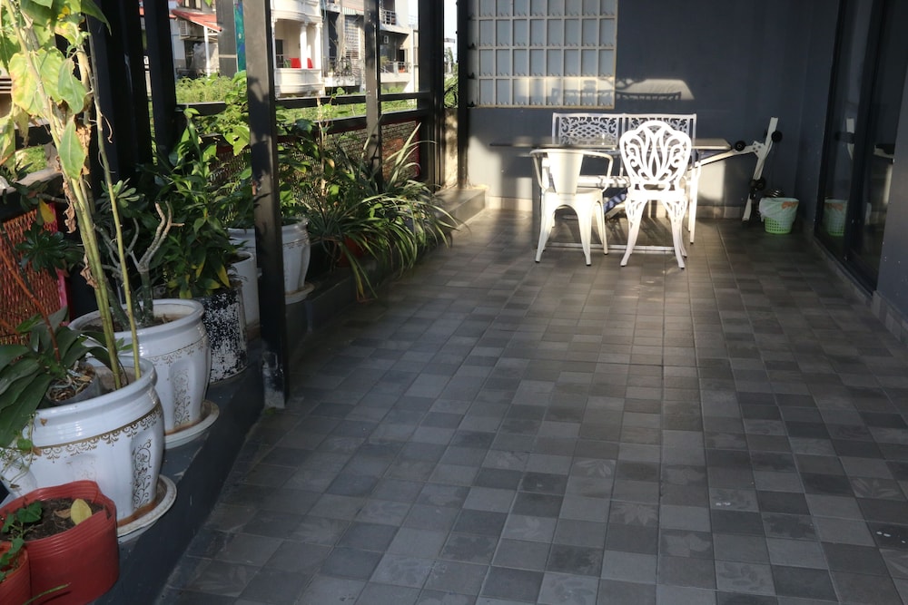 Ostro Hotel 57/61