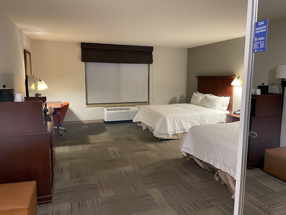 Hampton Inn & Suites Rifle 14/49