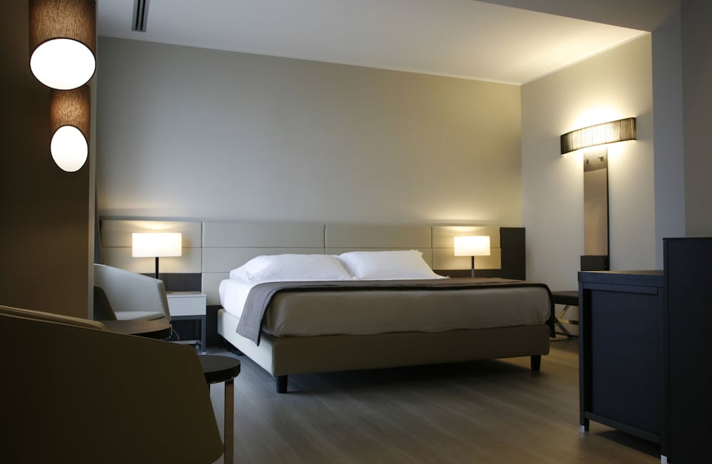 Ego Hotel 19/69