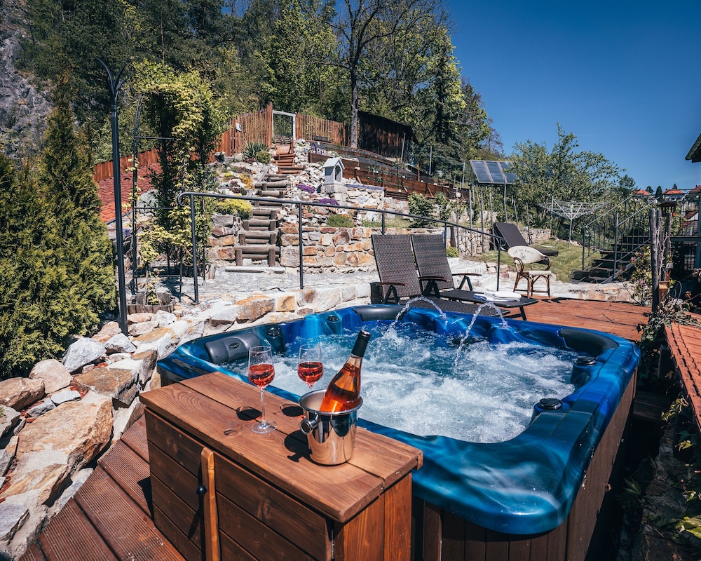 Pension Fialka 24/50