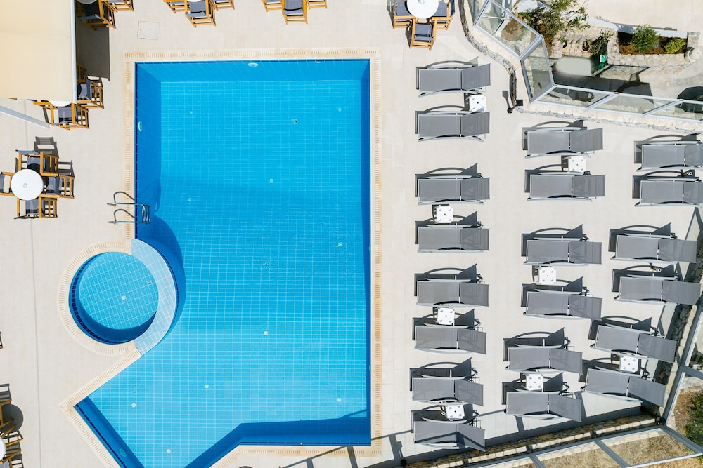 Areti Hotel 5/55