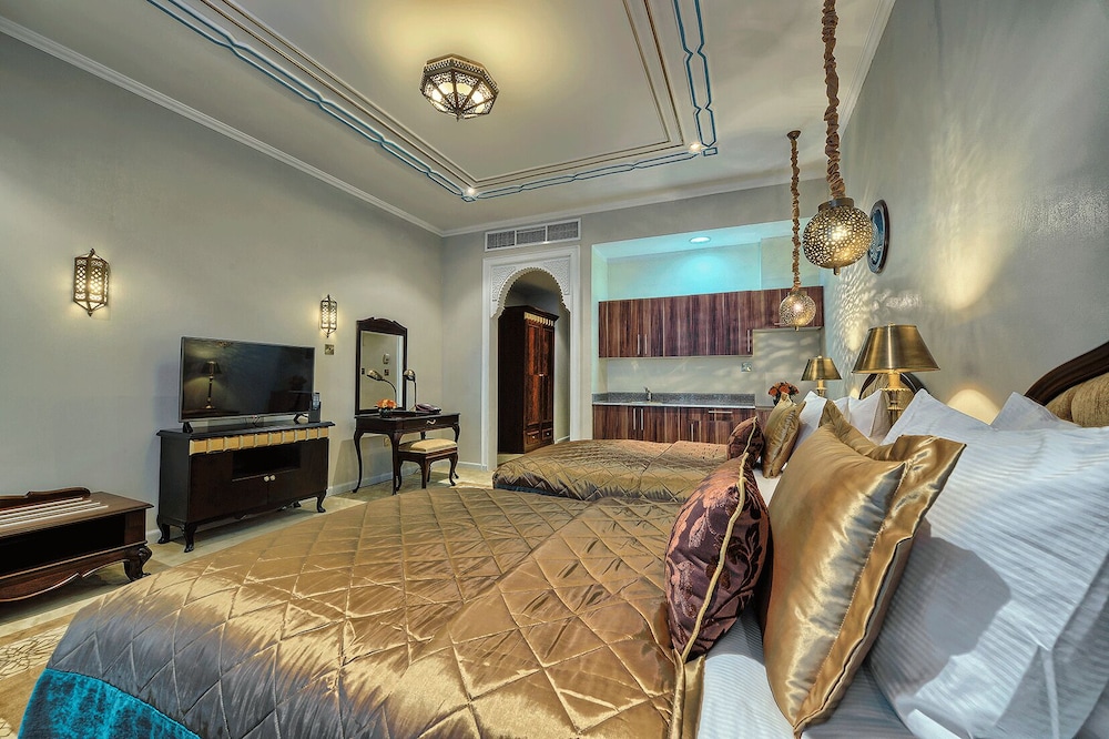 Saraya Corniche Hotel 32/83