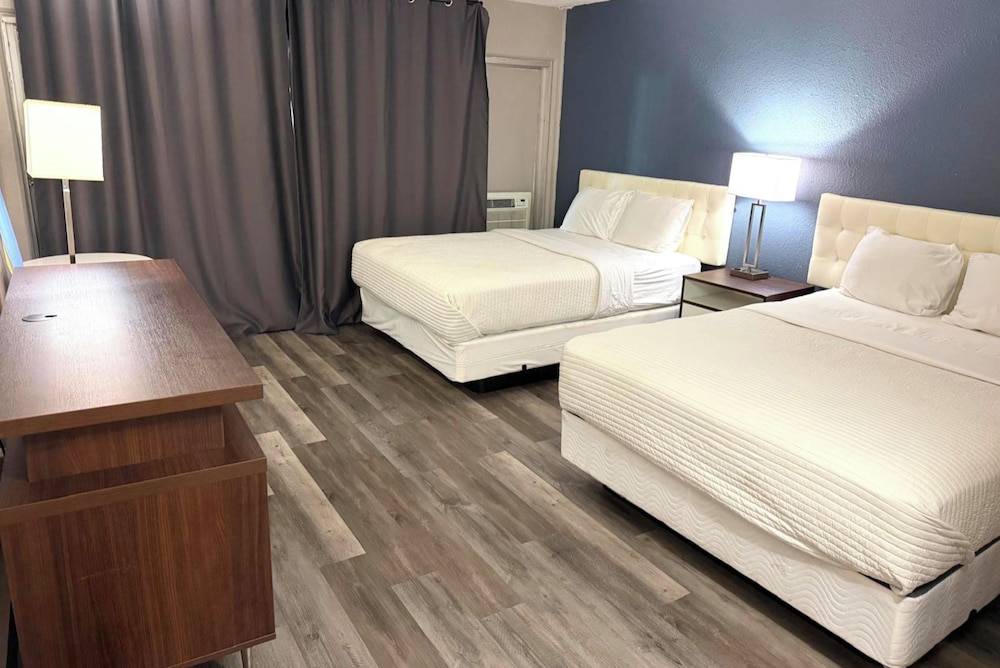 Twin City Inn & Suites Benton Harbor - St. Joseph 21/47
