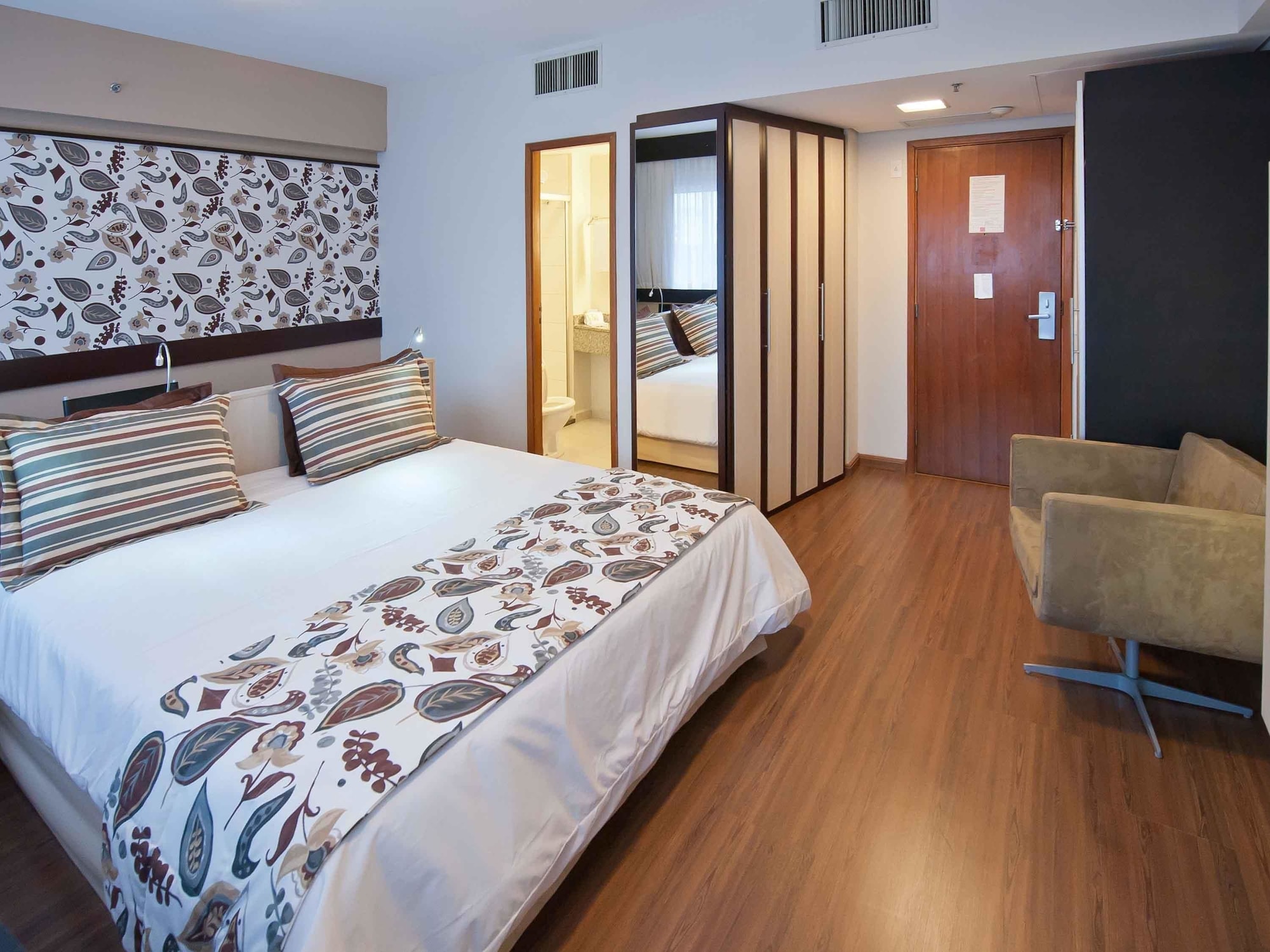 SUPERIOR, APARTMENT, DOUBLE BED