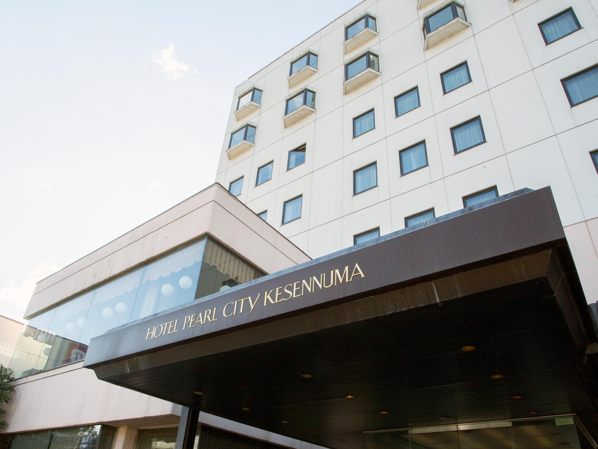 غرفة قياسية بسريرين منفصلين للمدخنين