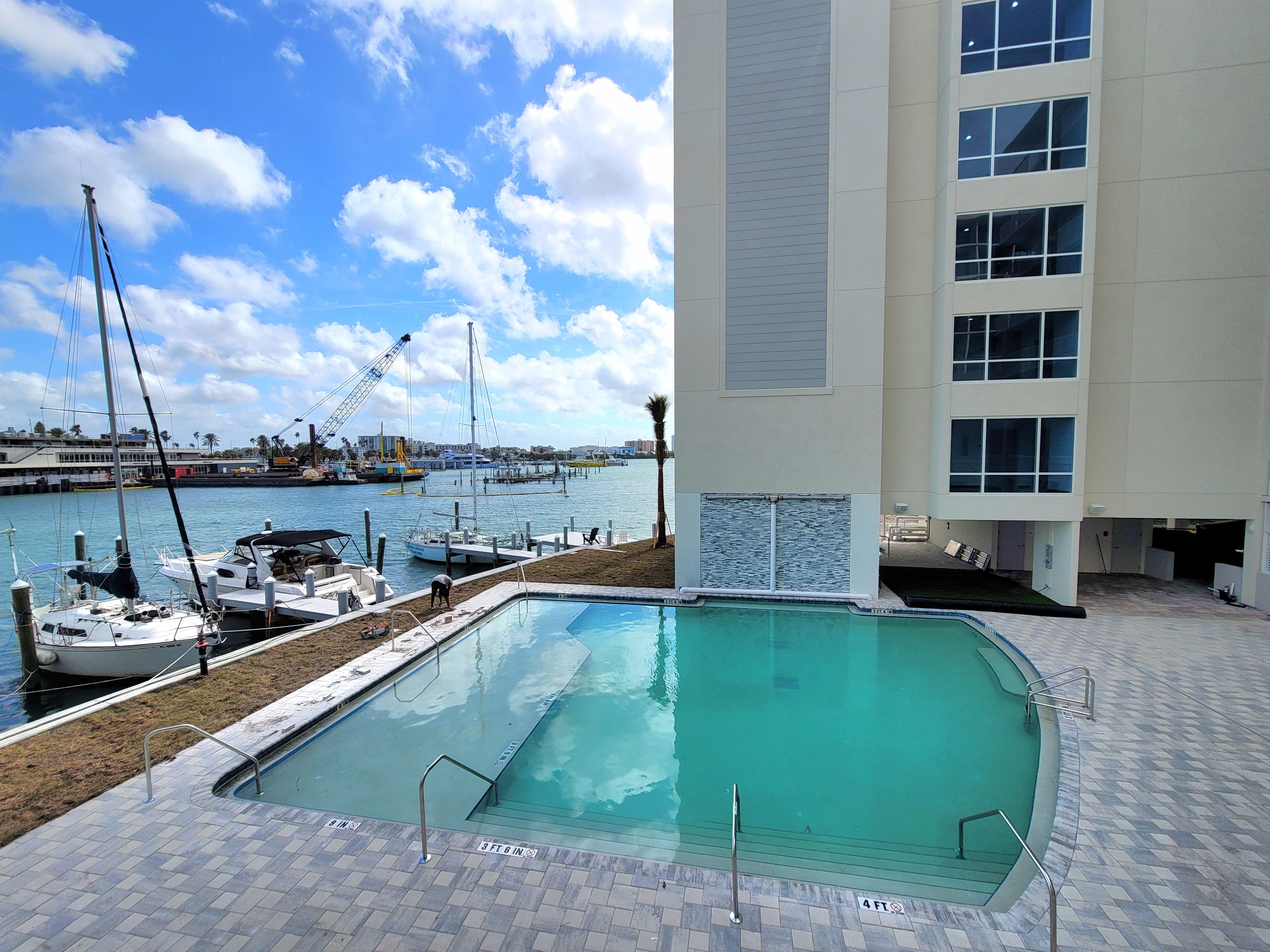 ChartHouse Clearwater Beach Marina Hotel 63/67