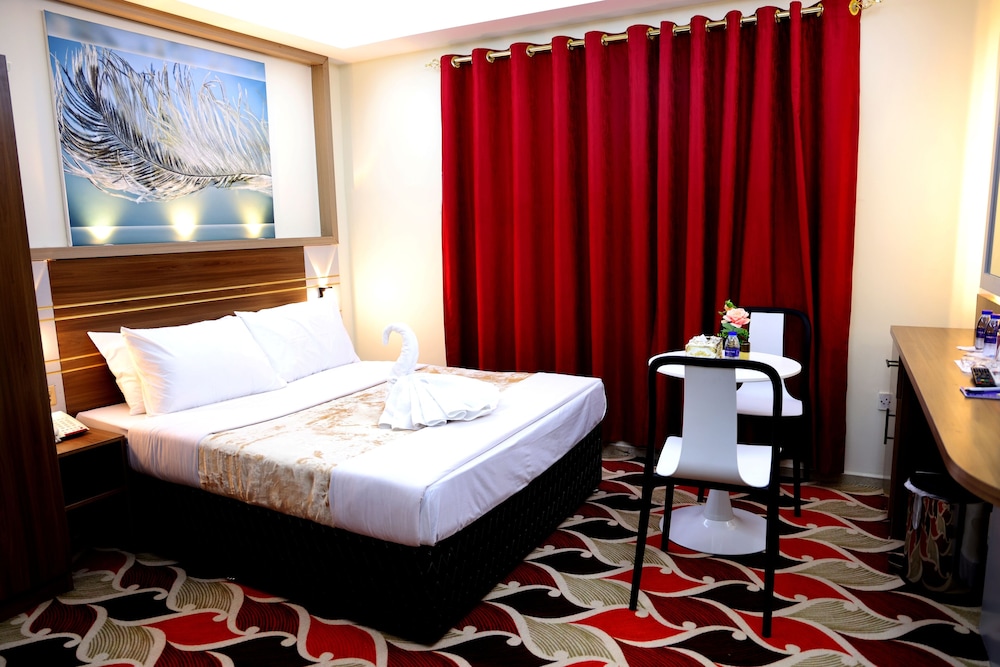 Tanha Park Hotel 31/52
