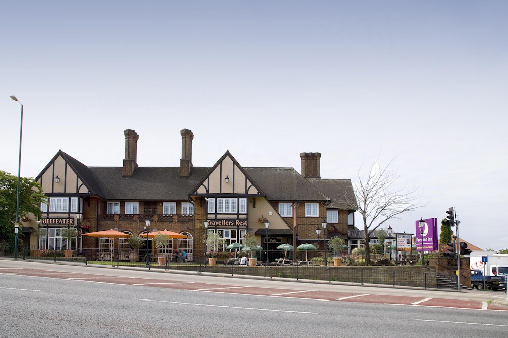 Premier Inn London Harrow in LONDON