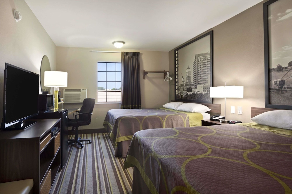 Super 8 by Wyndham Ardmore OK 3/16
