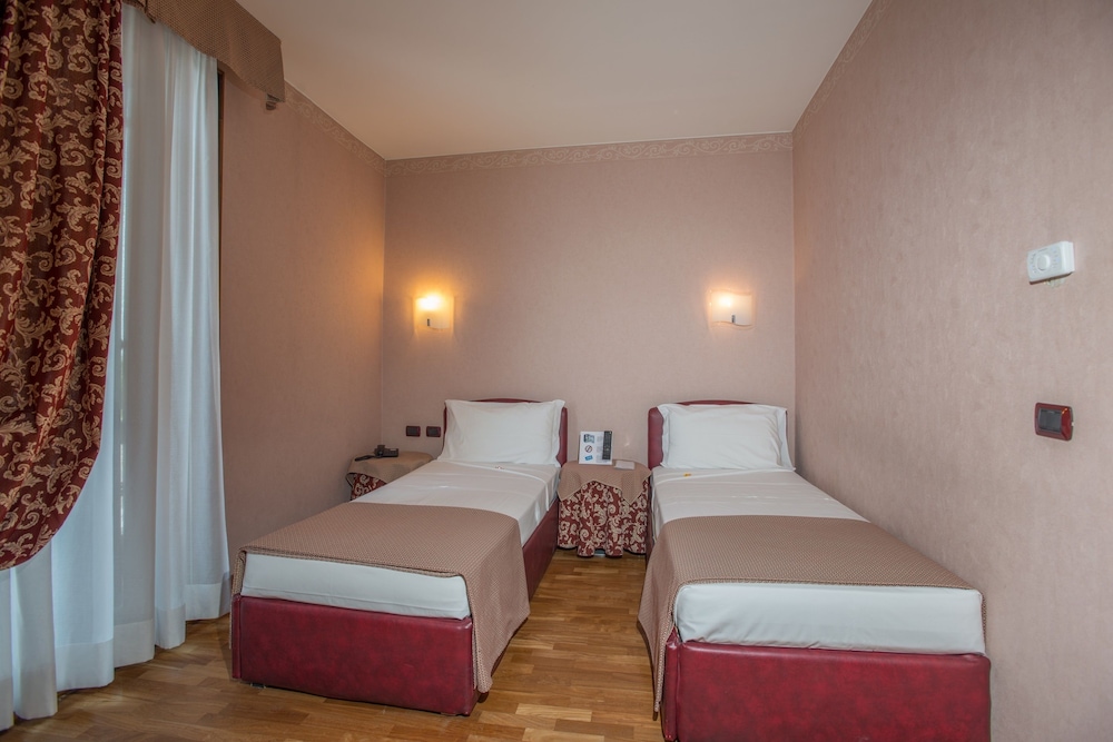 Sirio Hotel 12/50