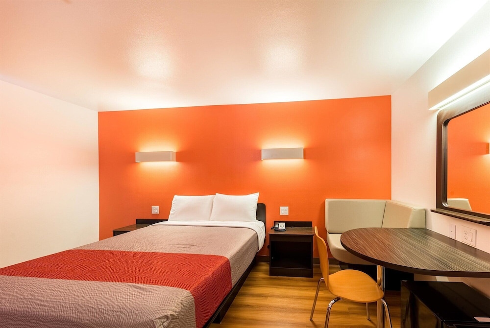 Motel6 Fort Worth, TX - North - Saginaw 24/40