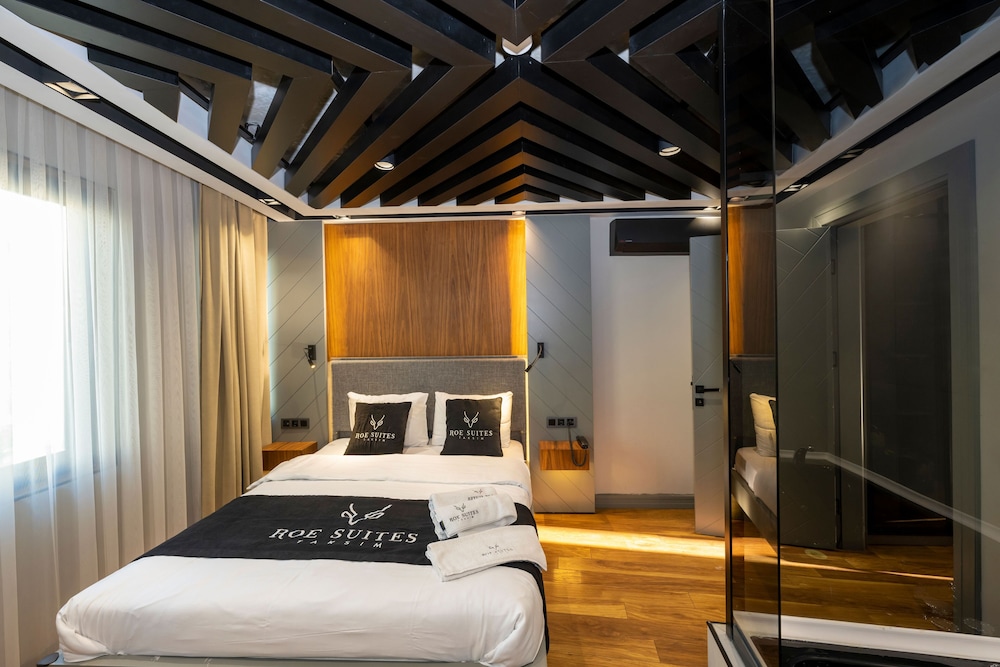 2 Bedrooms, Comfort, Suite, 2 King Beds, Sea View