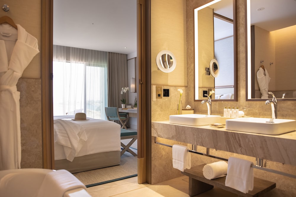 Jumeirah Muscat Bay 24/76