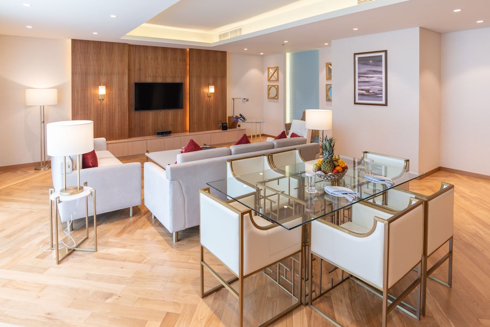 Century Hotel Doha 52/56