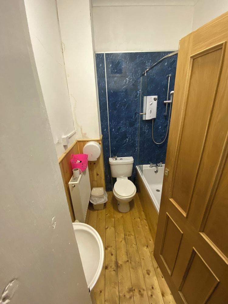 MIXED DORM, 4 PEOPLE