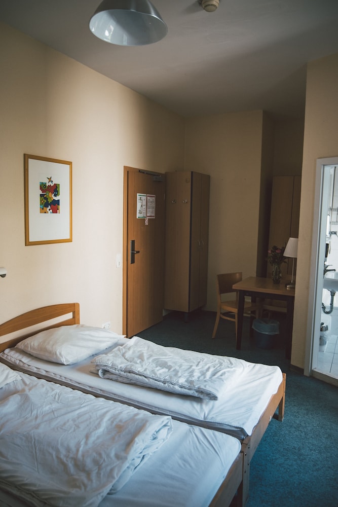 Happy Hotel Berlin 18/50