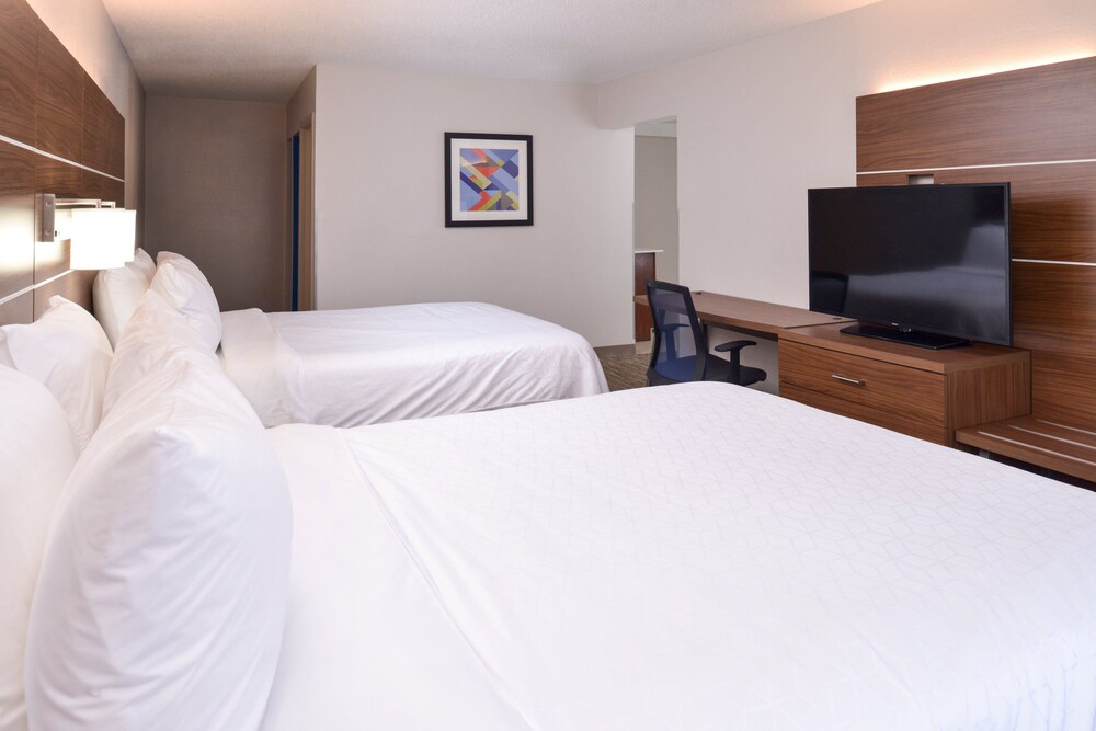 Holiday Inn Express Towson Baltimore North 17/63