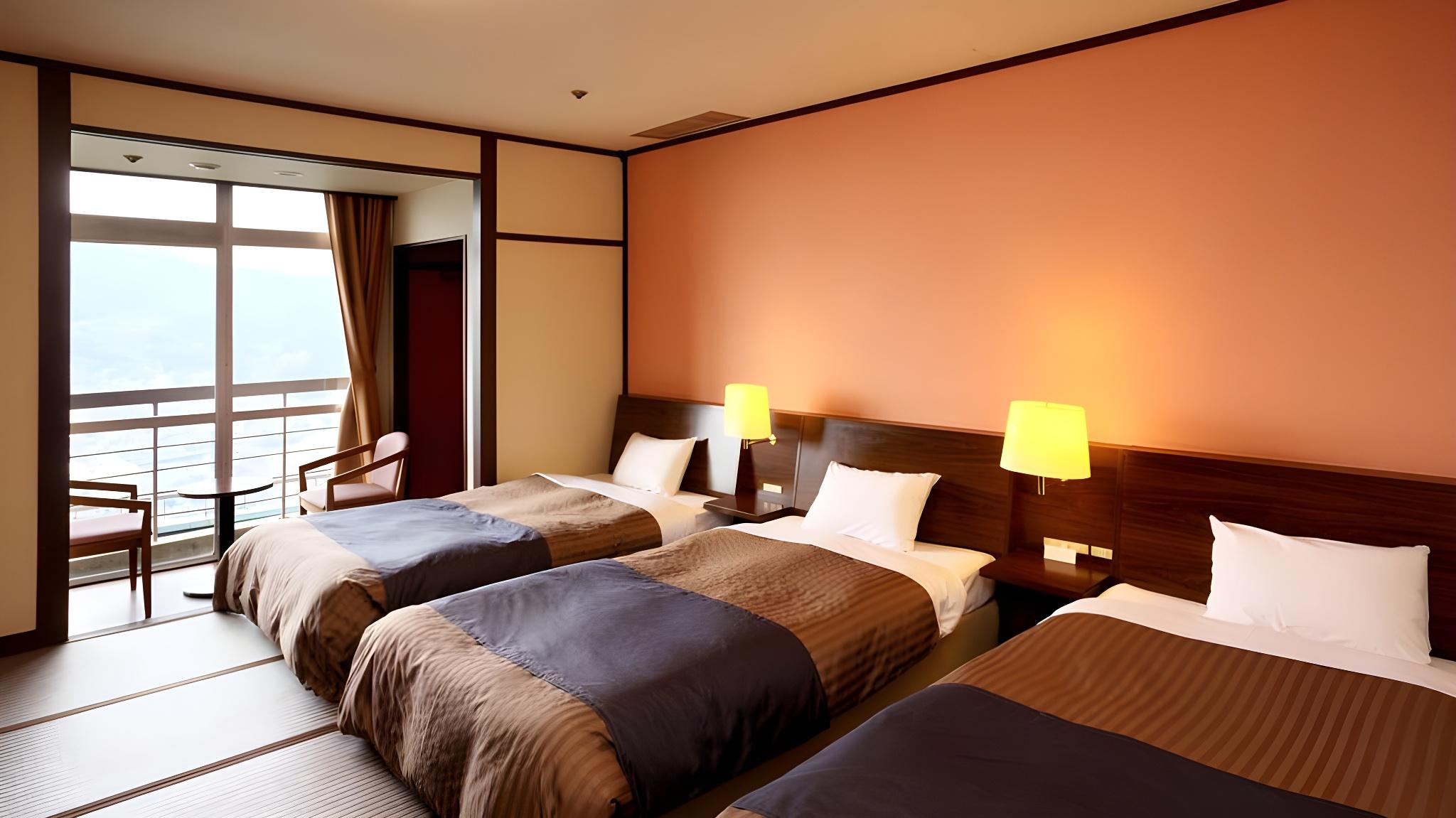 Room, Triple, City Side