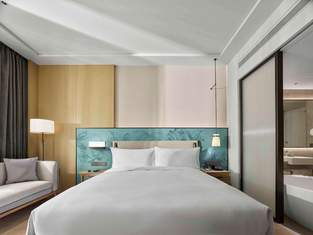 غرفة قياسية بسرير كينج، DoubleTree by Hilton Taizhou Shenxianju 4/10
