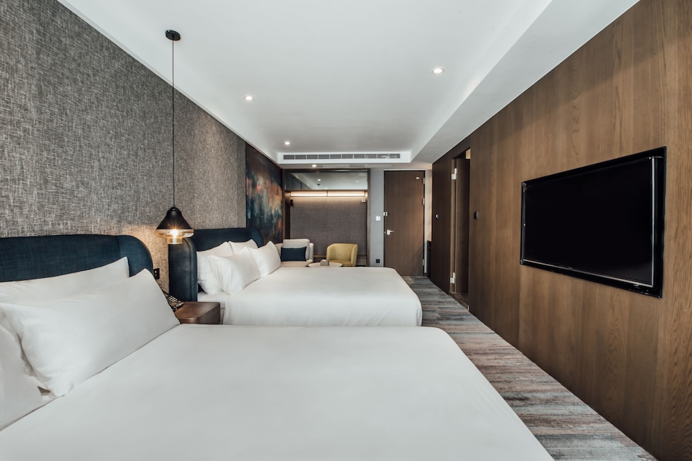 HARBOUR 10 HOTEL 21/69