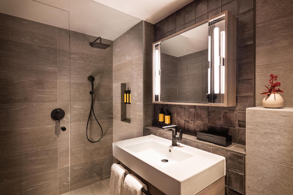 Kennedy 89 Hotel Frankfurt - The Unbound Collection by Hyatt 46/49