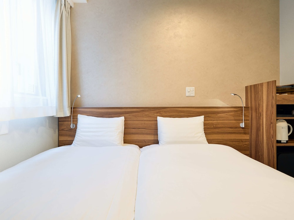 DELUXE, TWIN BEDS
