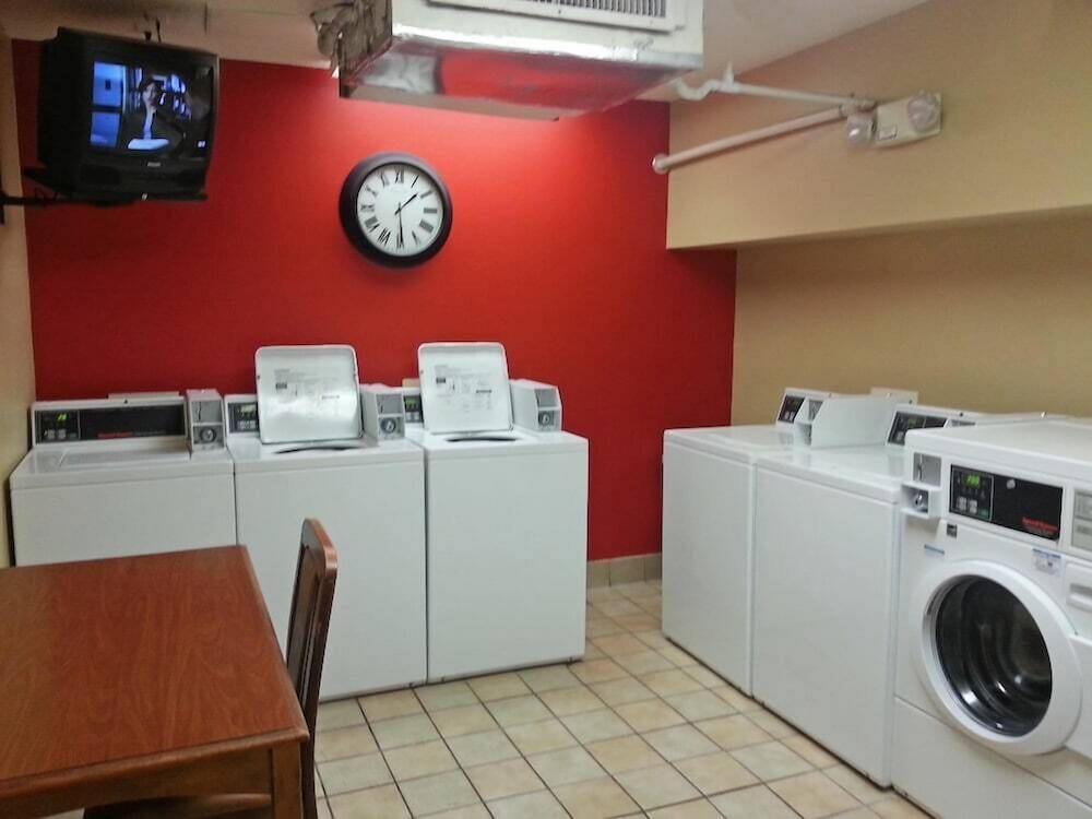 Studio 6 Extended Stay Memphis Airport TN 40/52