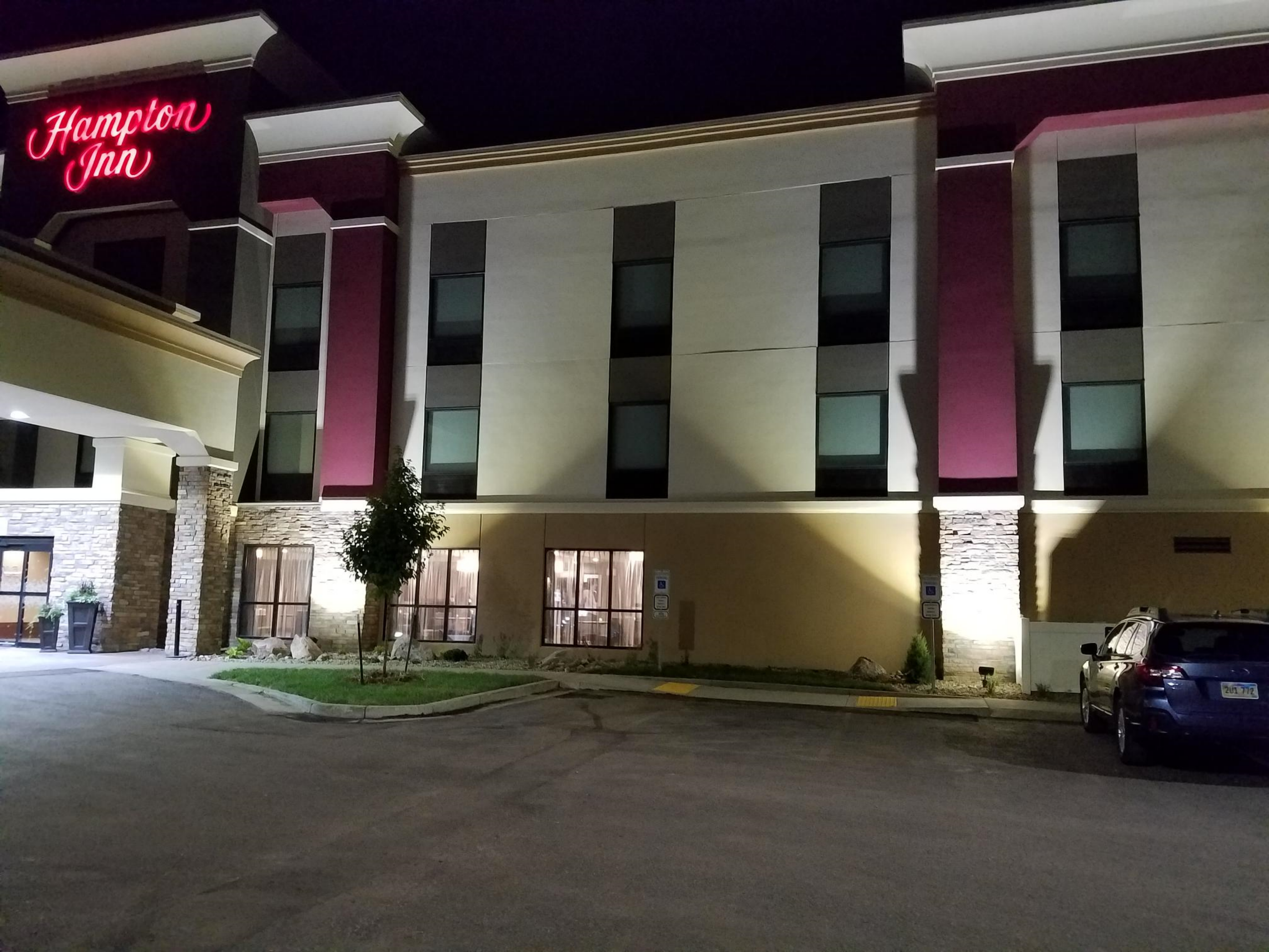 Hampton Inn Bismarck 66/78