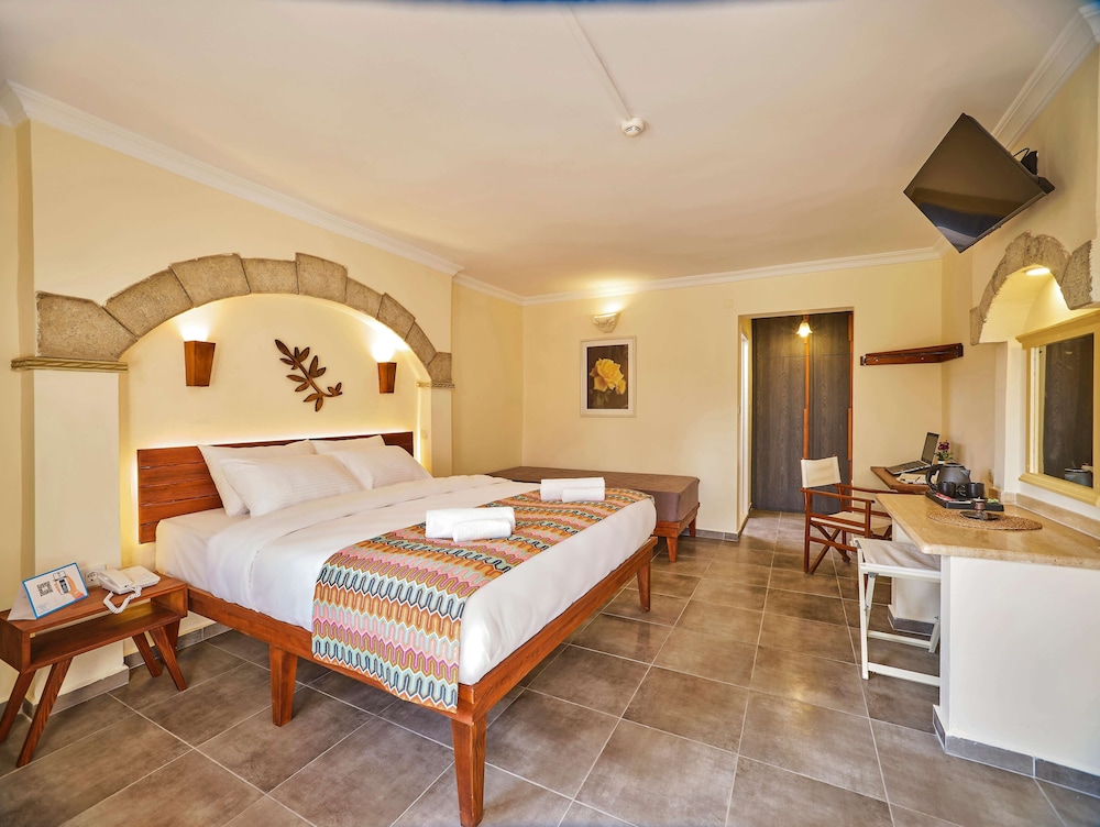 Superior, 1 Double and 1 Single Bed, Garden View