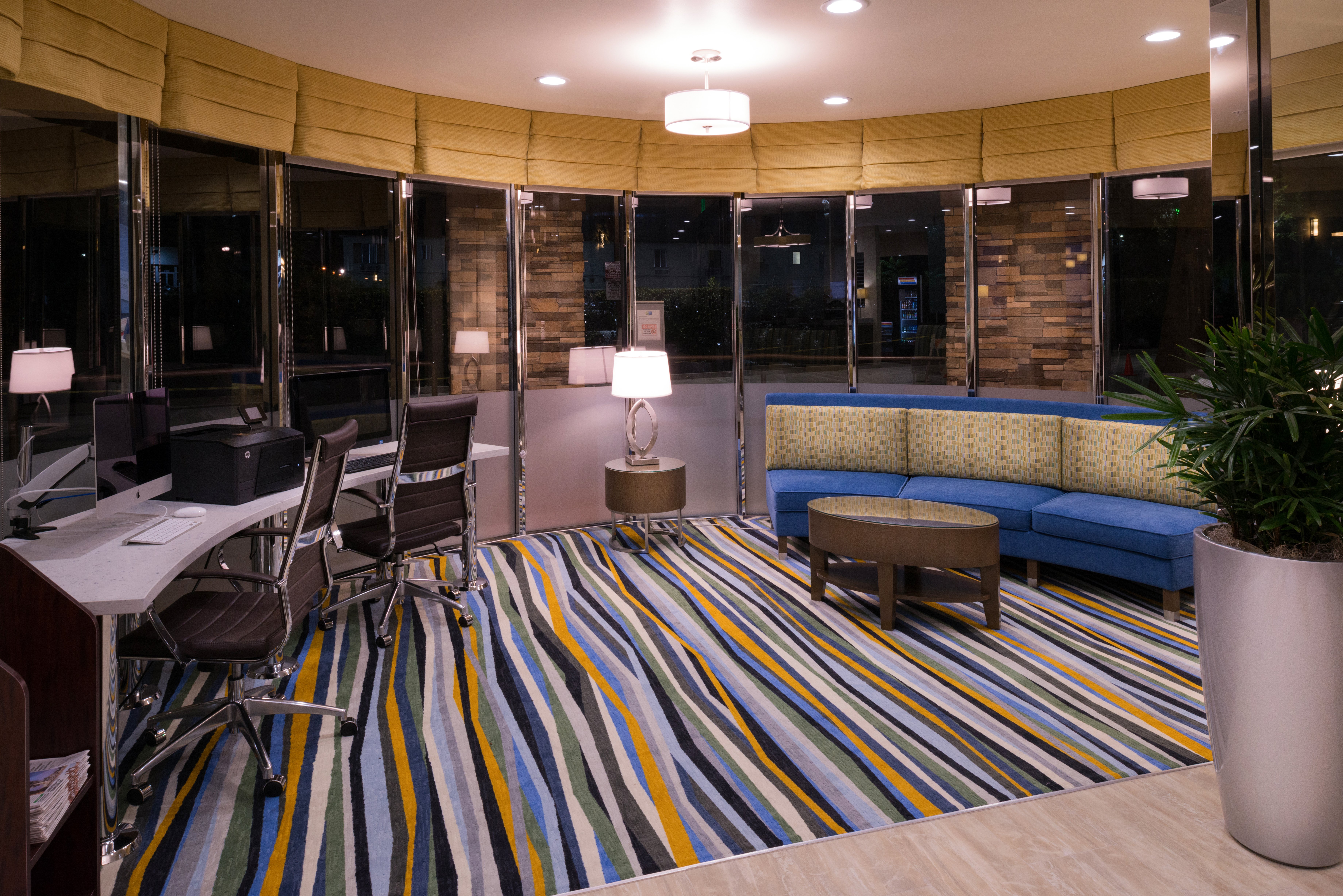 Holiday Inn Express Hotel Suites Pasadena Colorado Boulevard 41/59