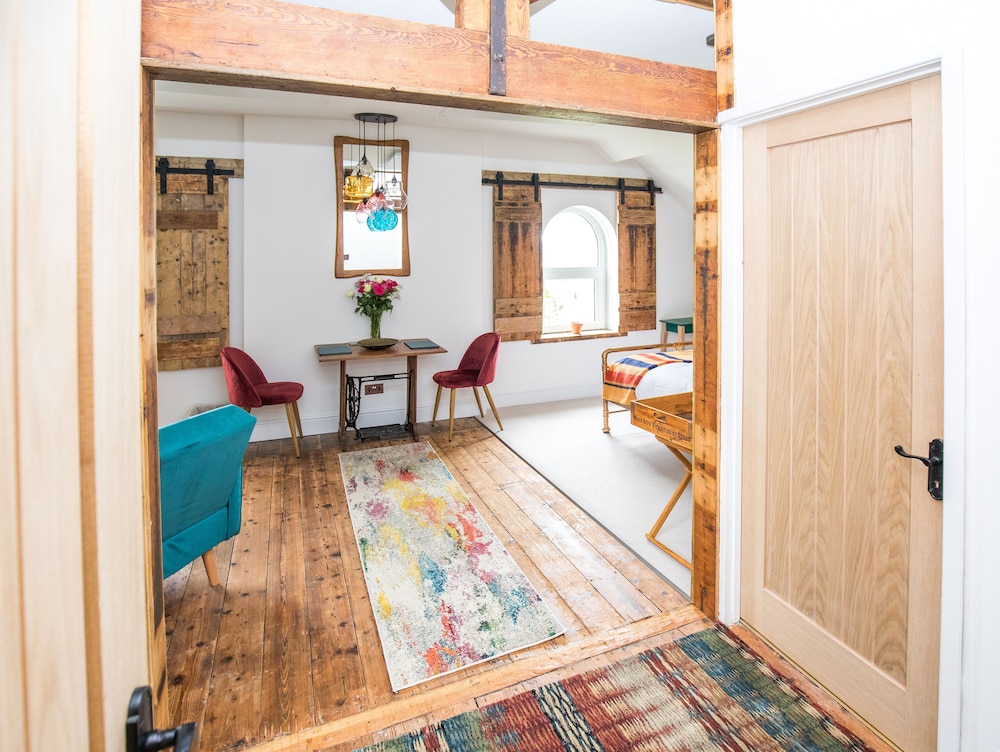 James' Place At Brynawel 30/48
