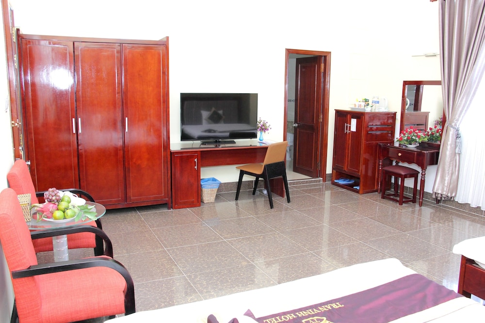 Tran Vinh Hotel 60/66