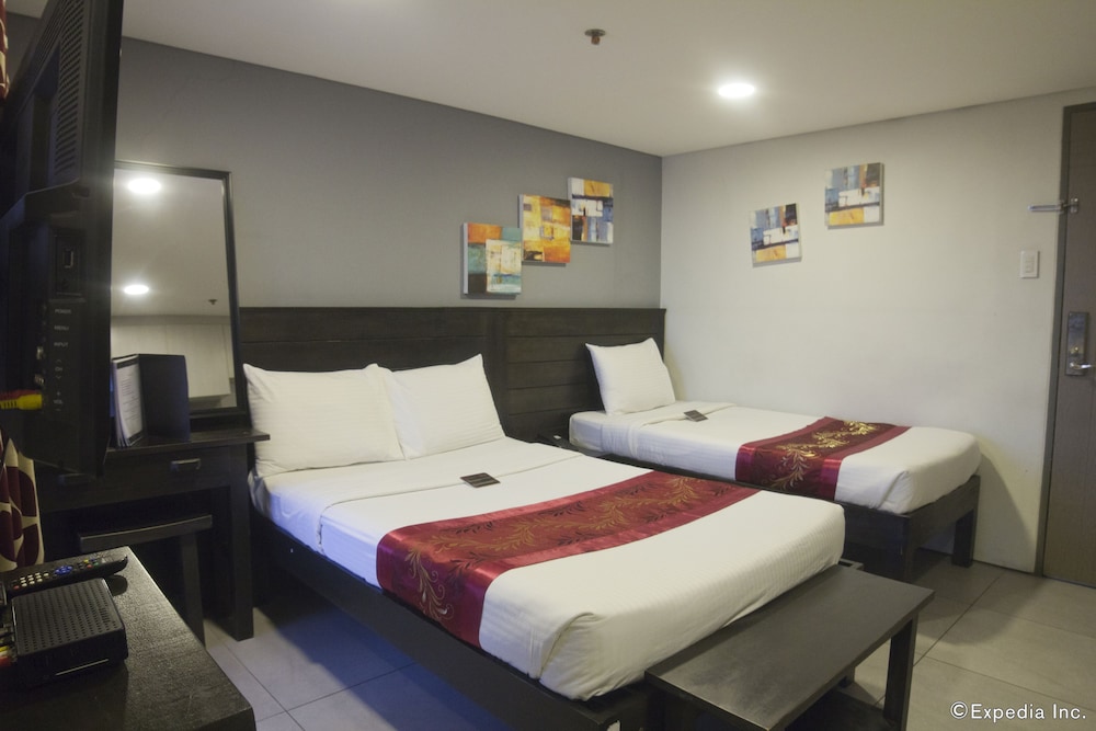 Jade Hotel Suites 23/66