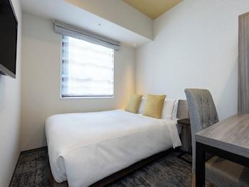 Moderate, Single, Queen Bed
