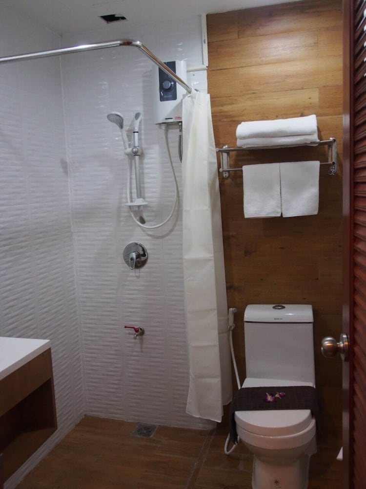 The Little Nest Hotel 43/49