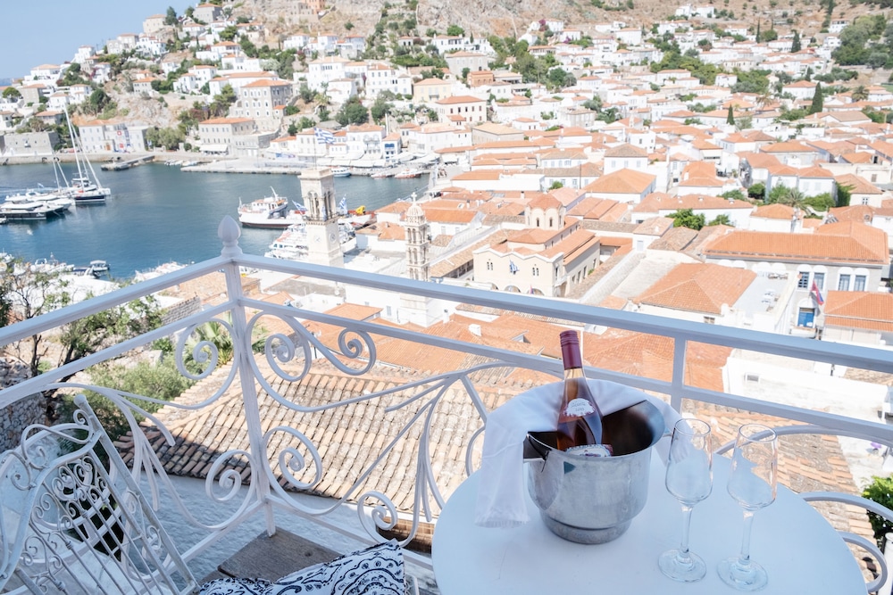 Hydra Hotel 24/53