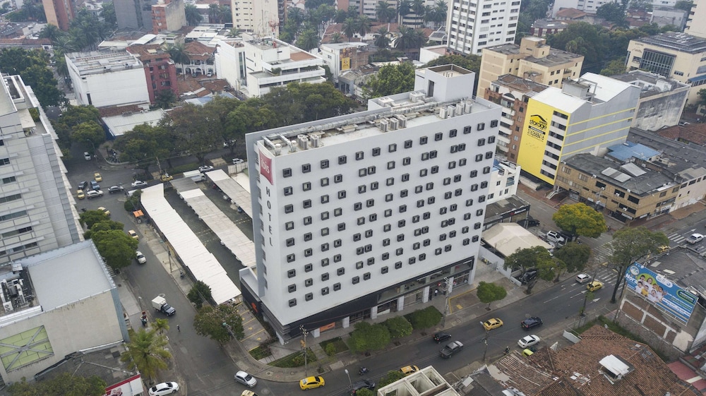 Ibis Cali Granada 1/75