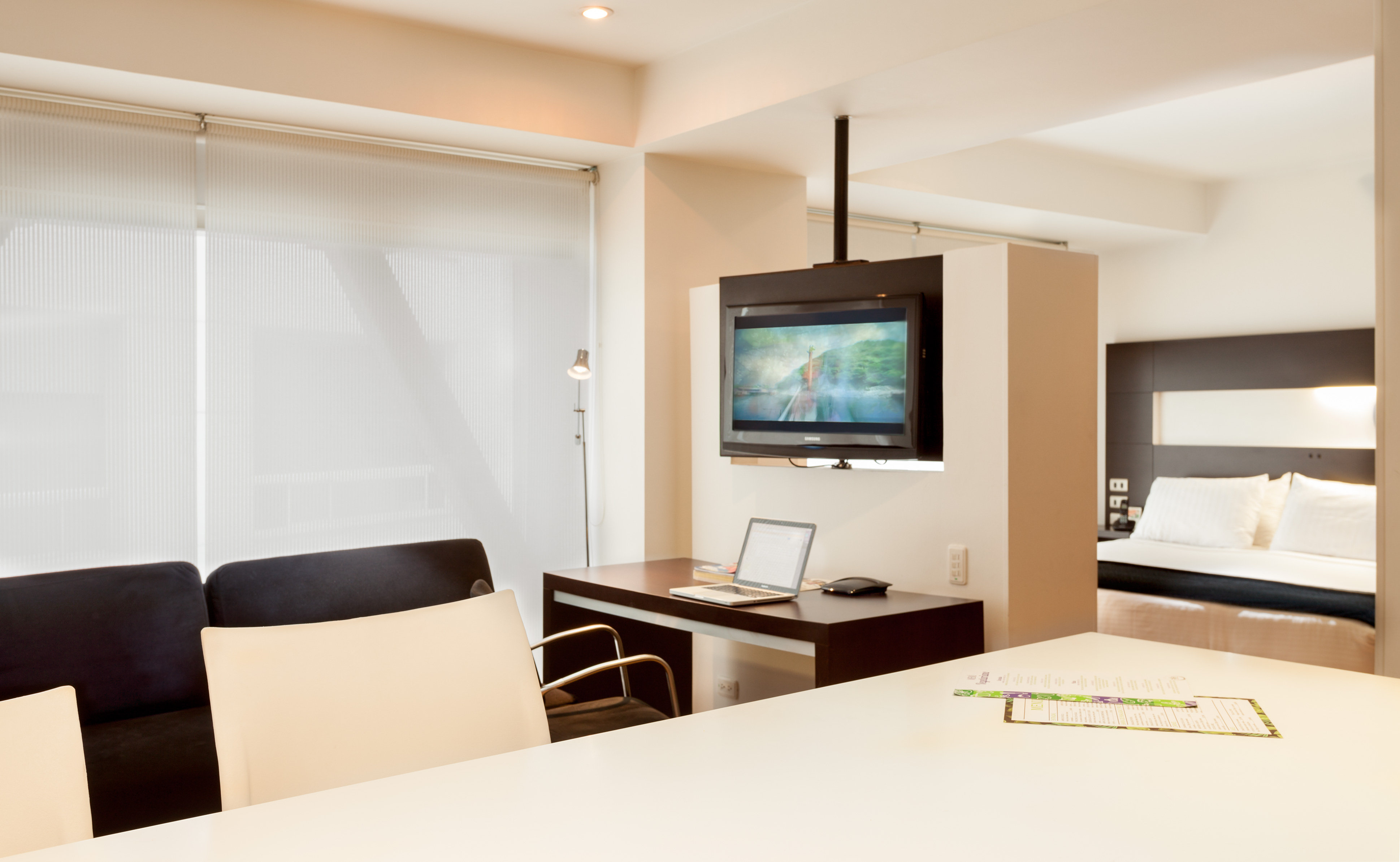 Hotel Continental All Suites 13/17