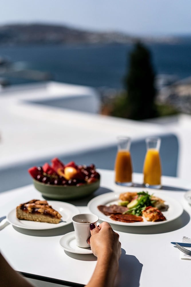 Madalena Hotel 52/69